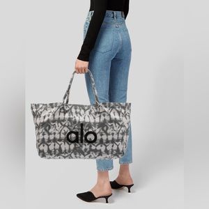 Alo Yoga tote grey tie dye